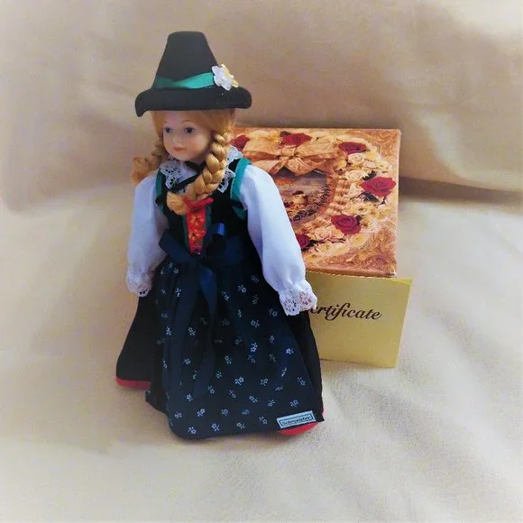 Vntg Original SCHNEIDER Handmade Porcelain Doll Innsbruck Tirol Austria 10 in - Picture 6 of 10